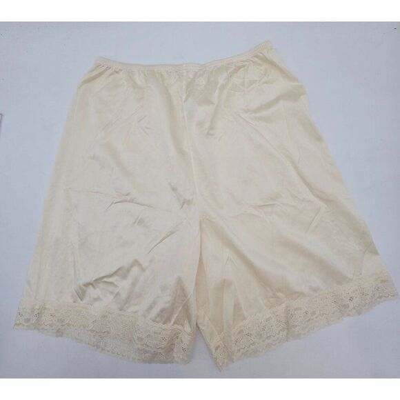 Vintage Vanity Fair Womens Nylon Lace Trim Cream Slip Shorts Size M - Picture 1 of 5